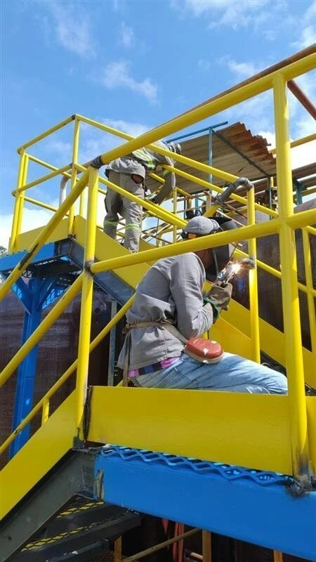 Montagem de Plataformas e Passarelas Industriais